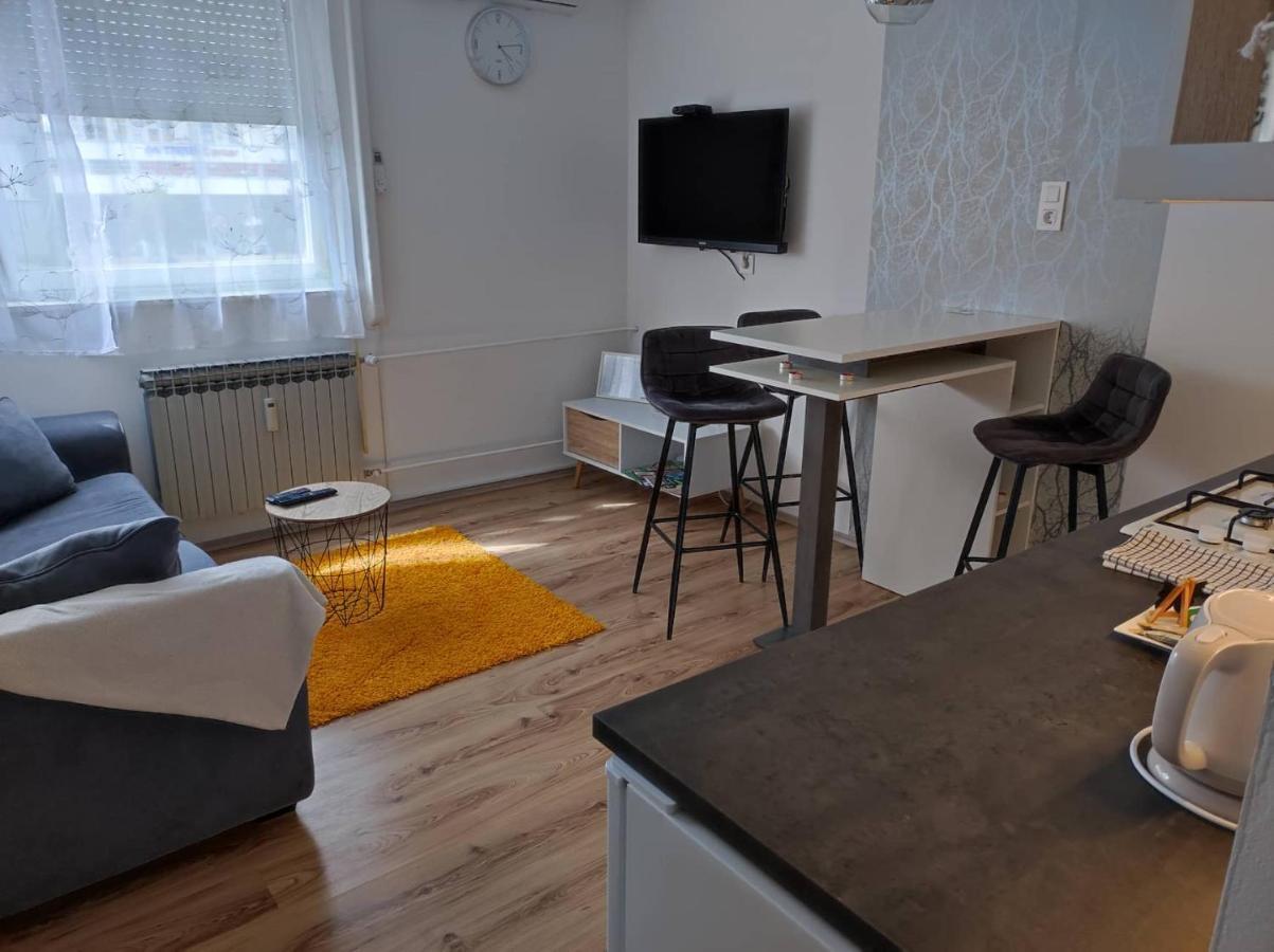 Apartman Emy Karlovac Eksteriør bilde