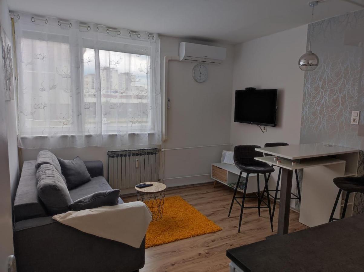 Apartman Emy Karlovac Eksteriør bilde